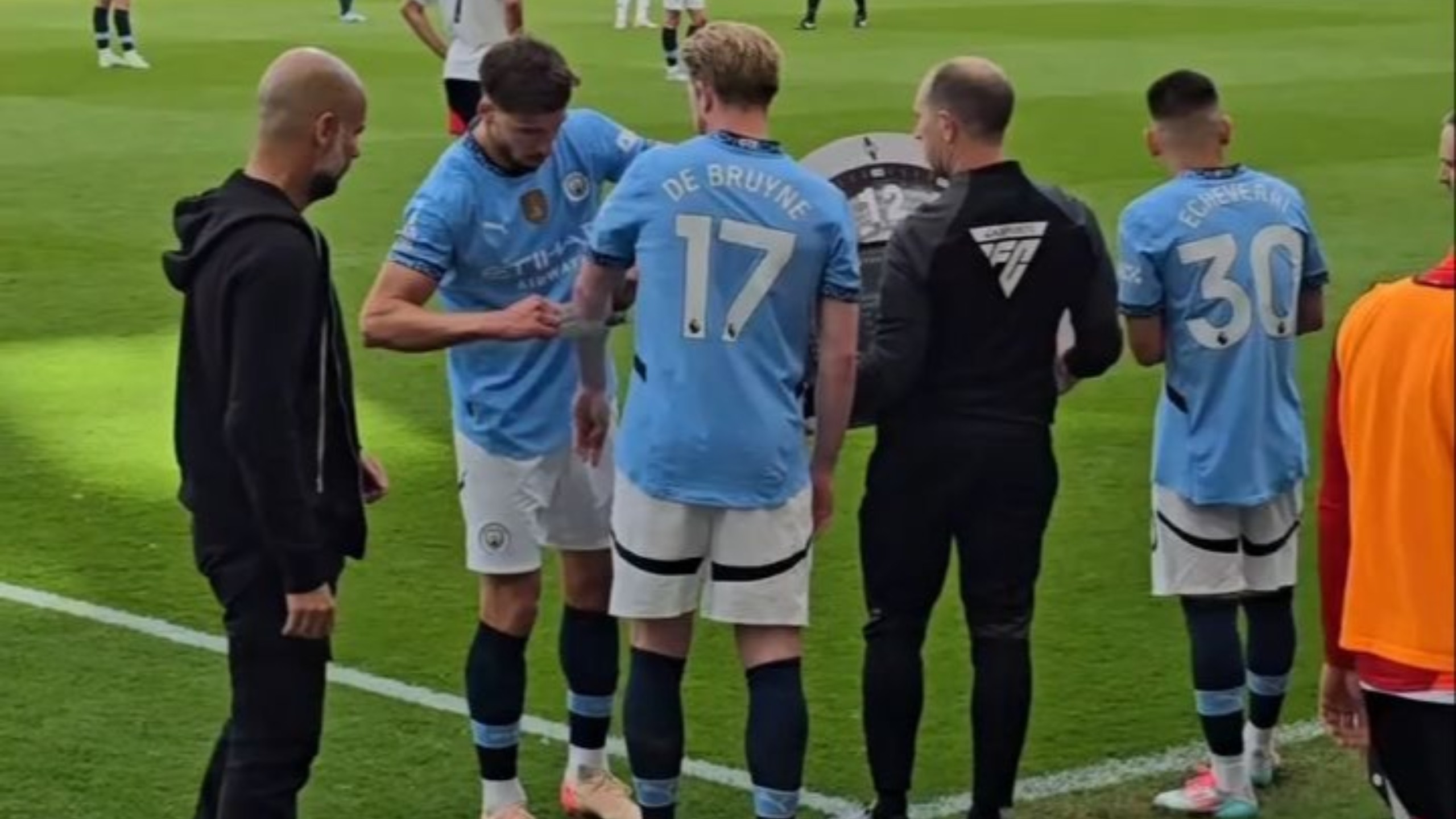 关于澳大利亚队观众热烈欢呼!,德布劳内迎来十二赛季出色发挥气势如虹延续的信息 关于澳大利亚队观众热烈欢呼!,德布劳内迎来十二赛季出色发挥气势如虹延续的信息